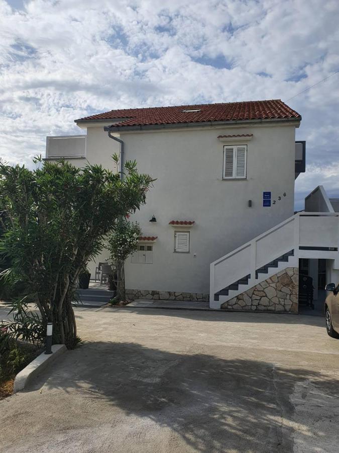 דירות Barbat na Rabu 6 M, 50 M Do Plaze מראה חיצוני תמונה
